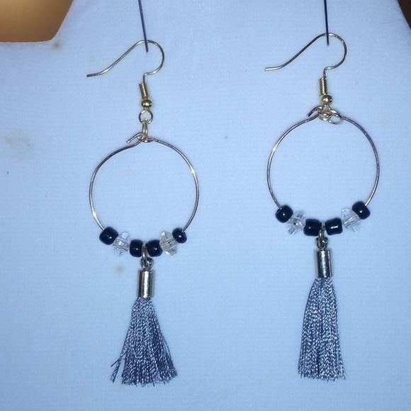 ❤️ Handmade Hoop Tassel Beaded Earrings - Picture 1 of 6